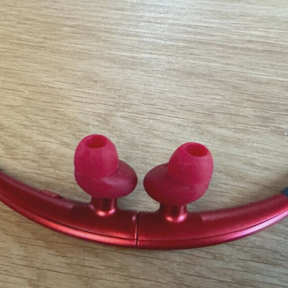 Samsung Gear Circle Wireless Headphones, Around the Neck Design, Red - Picture 12 of 16